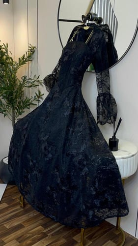 فستان أسود دانتيل فخم