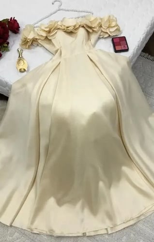 فستان سهرة صدر ورود
