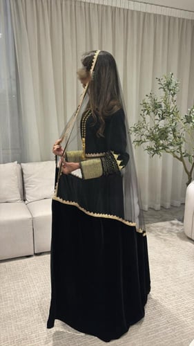 جلابية مخمل لونين من سكر Sukar