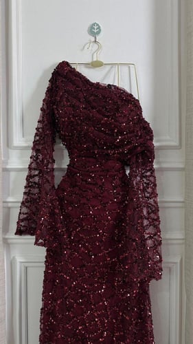 فستان لطيفة