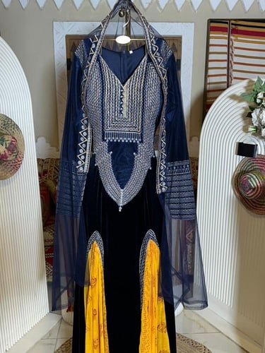 جلابية باللون الاسود للتأسيس