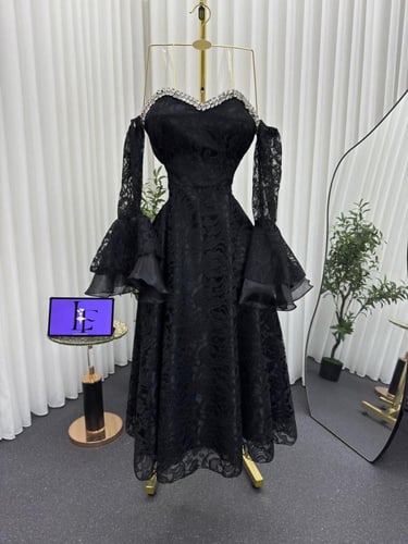 فستان فيولا الدانتيل