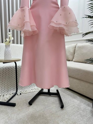 فستان لحمي ناعم للعيد