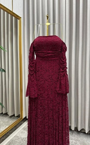 فستان بريق الدانتيل الفرنسي