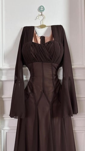 فستان بني جورجيت مميز