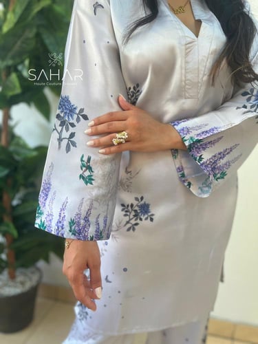 طقم رمضاني بنطلون وبلوزة بطبعات انيقة