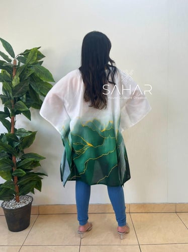 بلوزة لنن بقصة واسعة