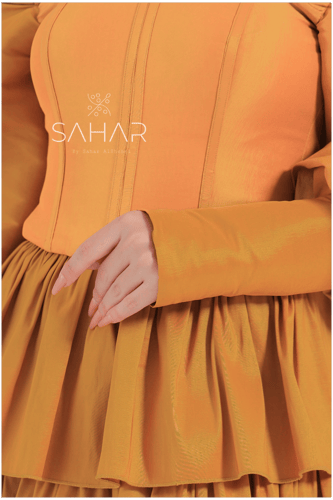 طقم شانتون كموني مع بأكمام منفوخة