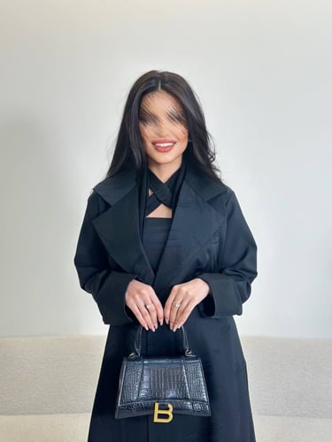 عبايه قماش جاكار تفته ومن الخلف قماش جوليا آسود ،م...