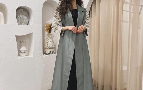 عبايه قماش حرير هندي رصاصي غامق ، كم جاكار رصاصي ط...