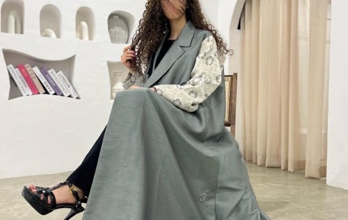 عبايه قماش حرير هندي رصاصي غامق ، كم جاكار رصاصي ط...