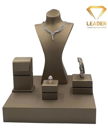 استاند طقم بقاعدة متحركة