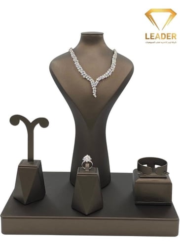 استاند طقم بقاعدة متحركة