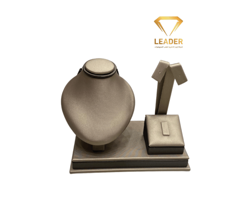 استاند لعرض نص طقم ( عقد ، حلق ، اسوارة )