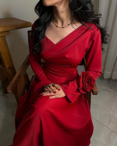 فستان احمر ميد بقصة كم ورده