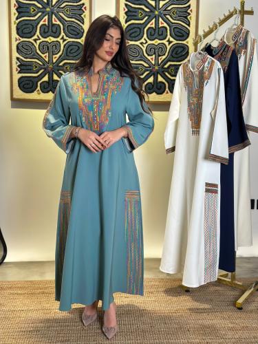 جلابية كريب بتطريز ملون