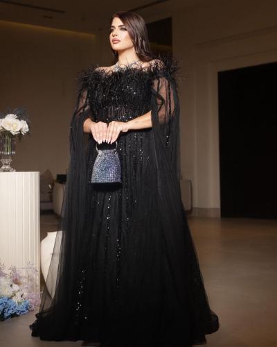 فستان سهرة اسود مطرز باكمام طويلة