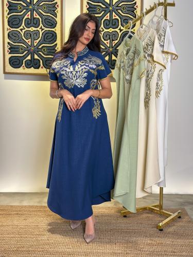 جلابية كريب ناعم مزينة بالتطريز