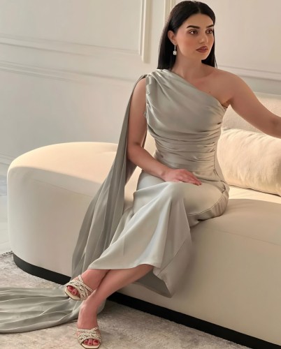 فستان سهرة ناعم و أنيق