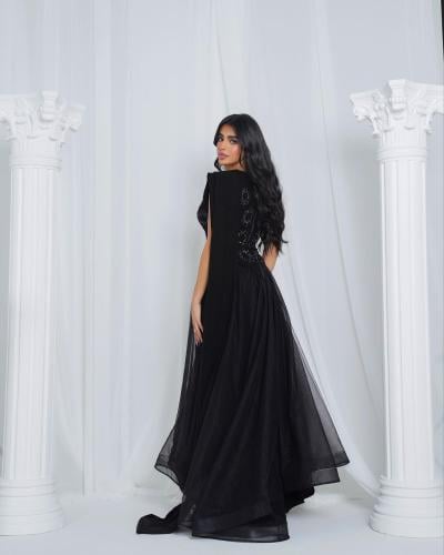 فستان سهرة اسود مطرز