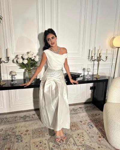 فستان سهرة افوايت مطرز بكسرات راقية