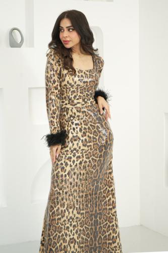 فستان نمري مزين بالترتر واكمام ريش