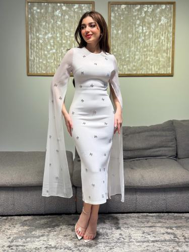 فستان ميدي ناعم مزين بكريستال اسود