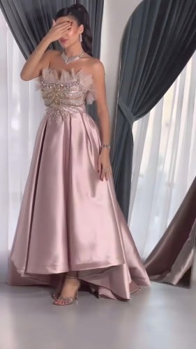 فستان سهرة لحمي