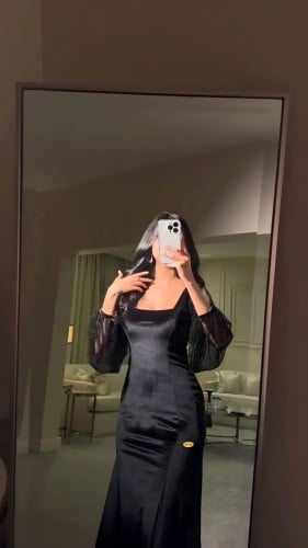 فستان سهرة اسود باكمام شفافة