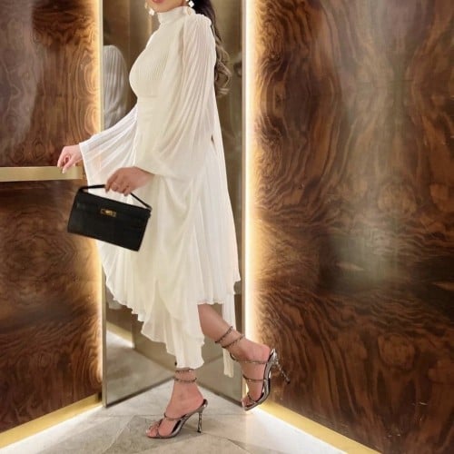 فستان سهرة قصير ناعم