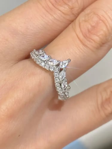 خاتم التاج المرصع