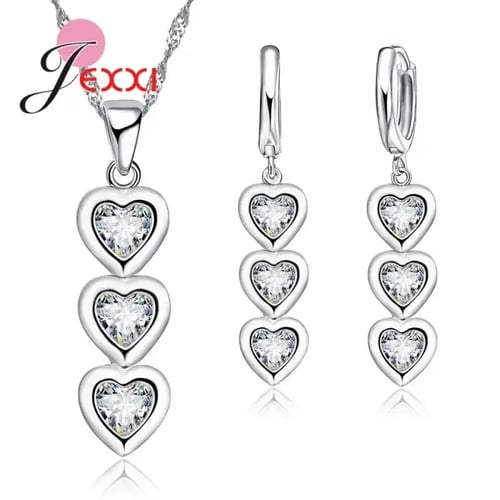 طقم إكسسوار فضي بتصميم قلب ناعم