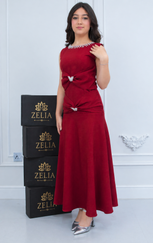 The perplexing pearl dress, Barbie, in luxurious red color