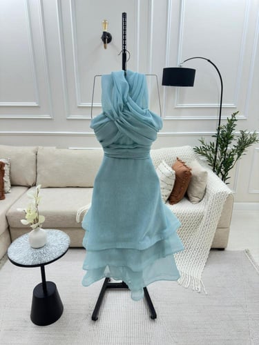 فستان سهرة جازار متألق جداً