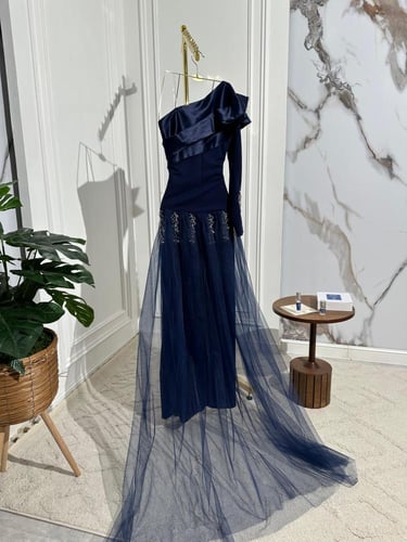 فستان سهره كريب تطريز يدوي تل