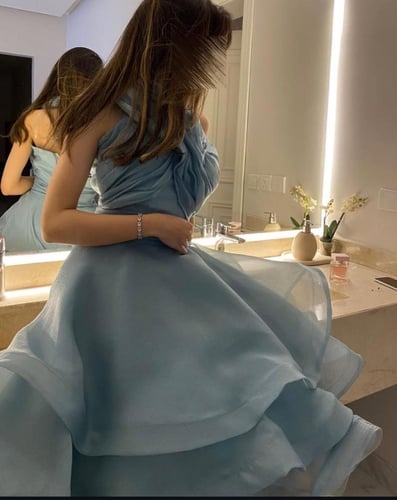 فستان سهرة جازار متألق جداً