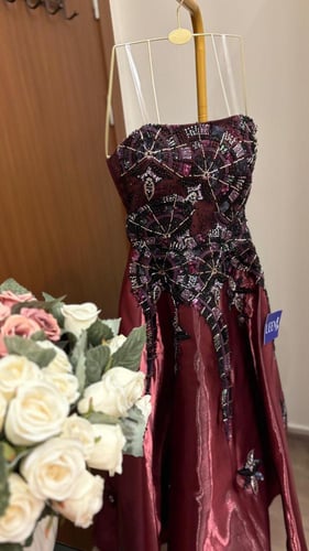 فستان سهرة ميكادو لامع انيق جداً