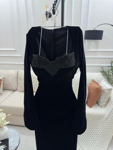 فستان سهرة مخمل متألق جداً