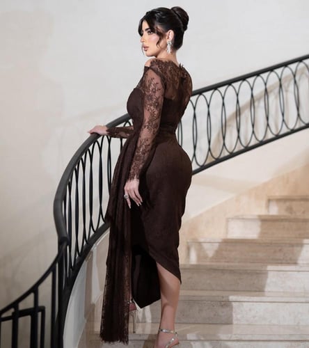 فستان سهرة دانتيل متألق جداً