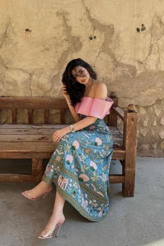 فستان ميد مشجر قص مطرز راقي