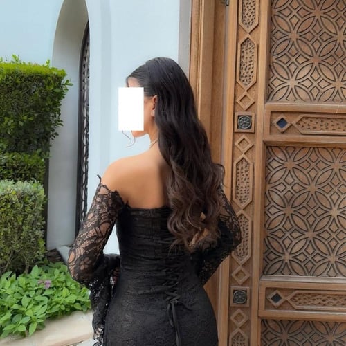 الدانتيل المشجر المميز باطلالة ساحرة