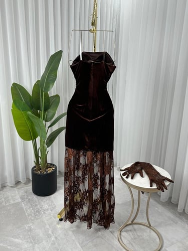 فستان سهرة جوخ دانتيل راقي جداً