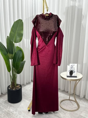 فستان سهرة مخمل متألق جداً