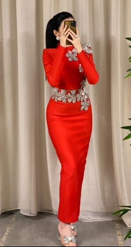 فستان سهرة باربي محمر تطريز راقي