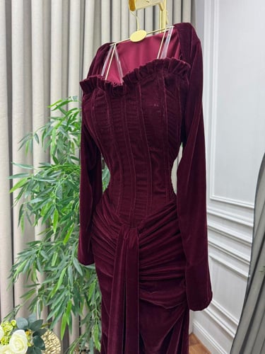 فستان سهرة مخمل كوري متألق جداً