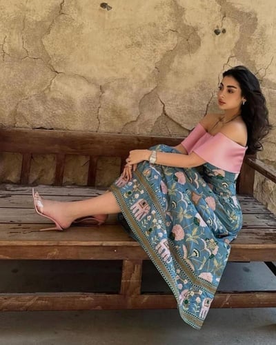 فستان ميد مشجر قص مطرز راقي