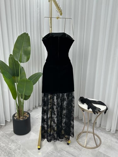 فستان سهرة جوخ دانتيل راقي جداً