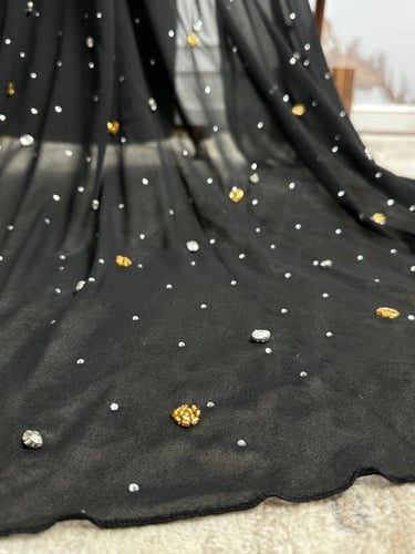 فستان هنادي الراقي جداً