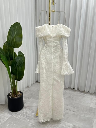 فستان دانتيل مميز باطلالة ساحرة