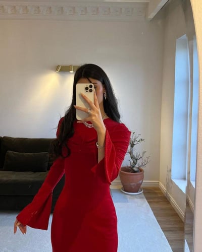 فستان ناعم مميزة باطلالة ساحرة